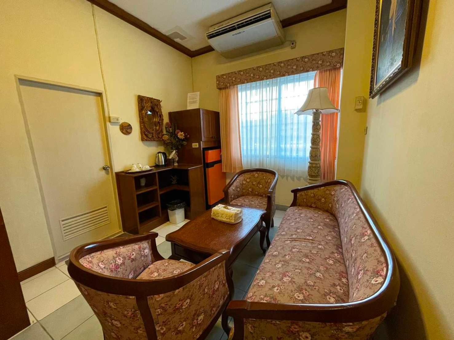 Oyo 75486 Anna Residence Jomtien Eksteriør bilde